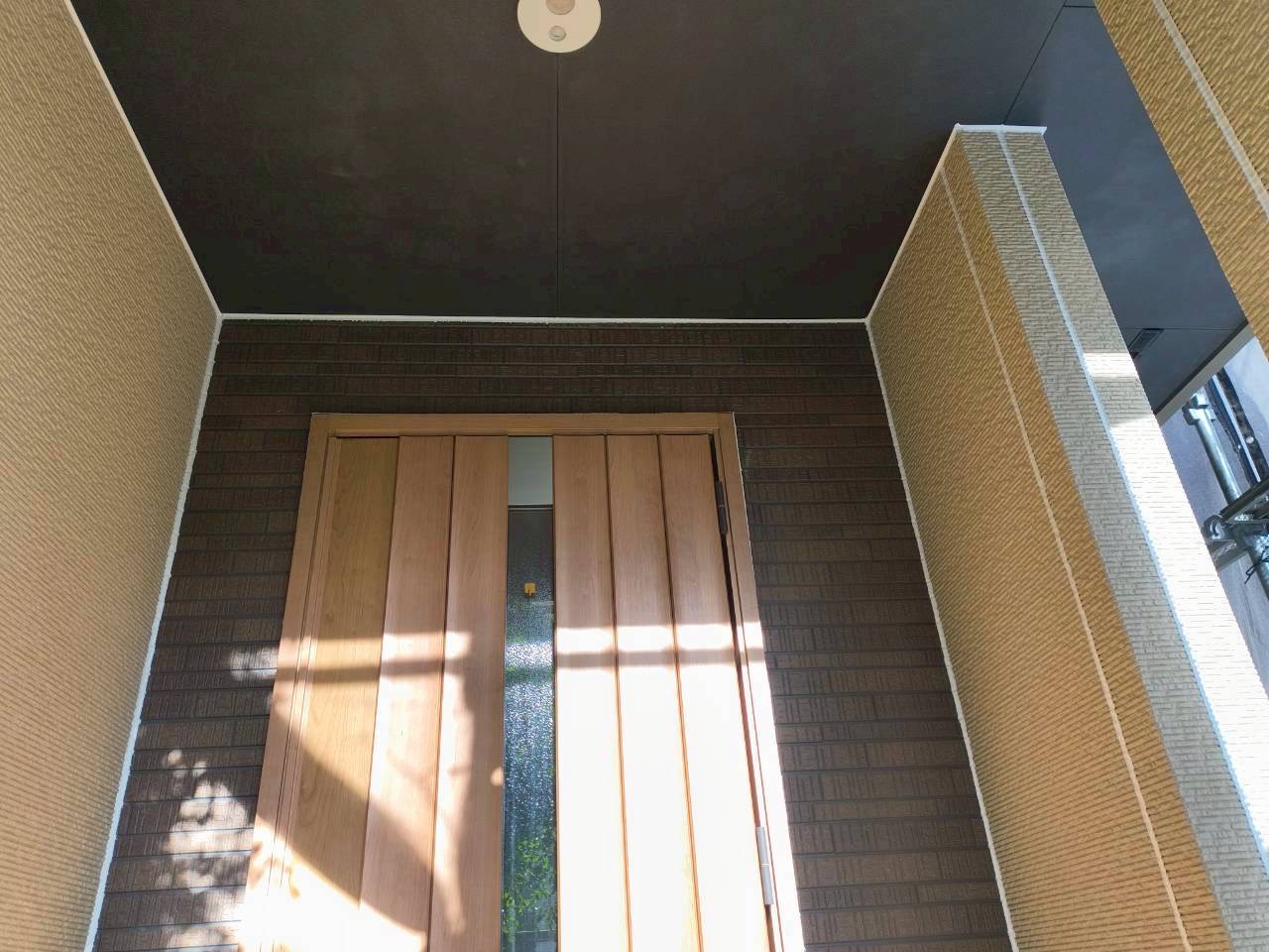 シーリング打ち替えが完了した玄関